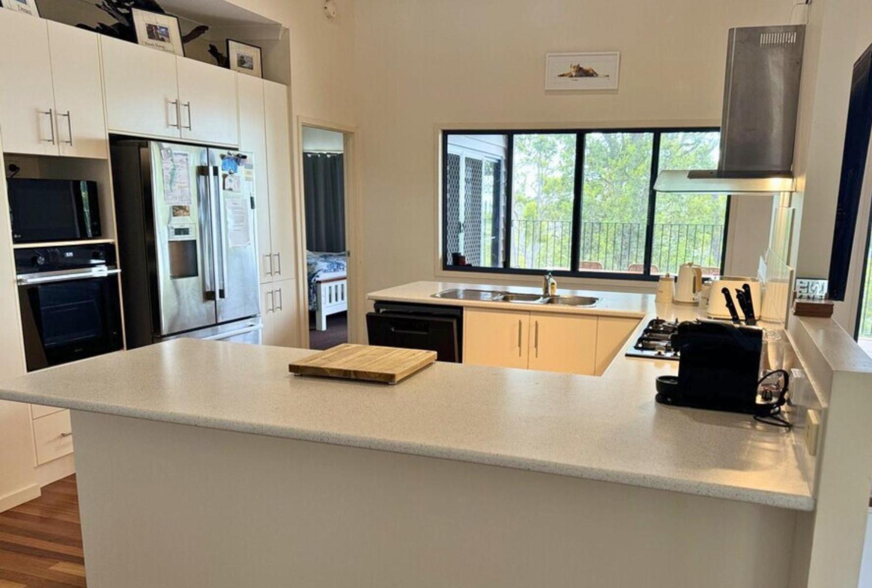 Our Beach House Kingfisherbay เกาะเฟรเซอร์ ภายนอก รูปภาพ